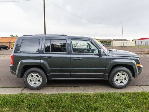 Used 2014 Jeep Patriot Sport AWD/4WD image 4