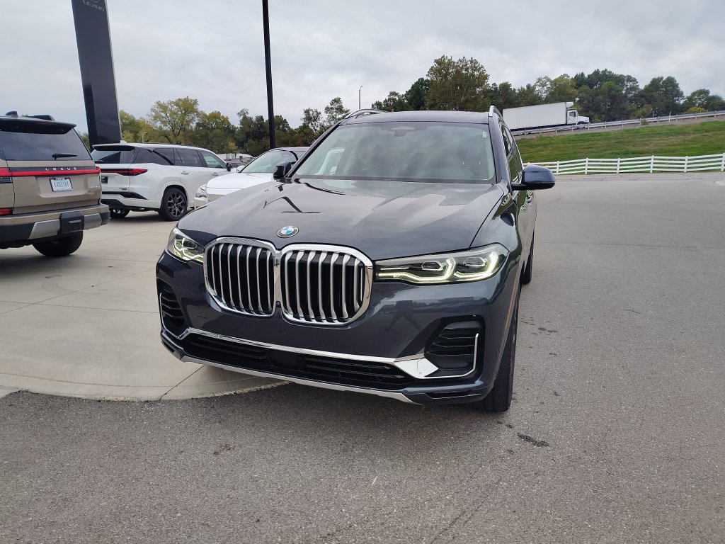 Used 2020 BMW X7 xDrive40i w/ Executive Package AWD/4WD image 3