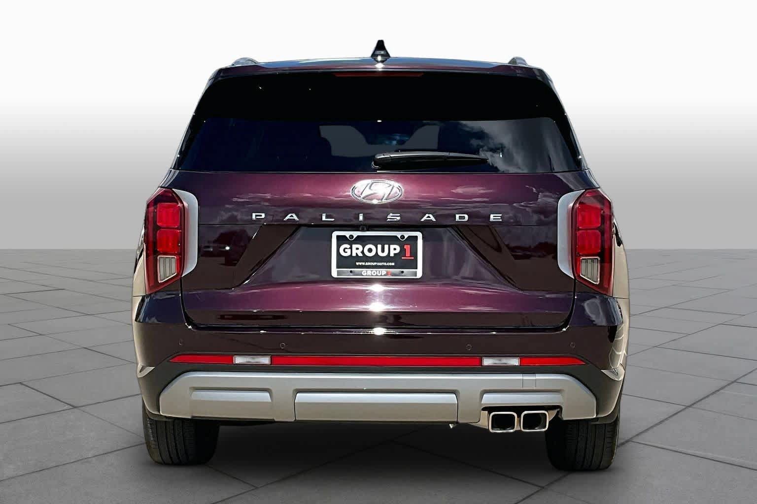Used 2024 Hyundai Palisade SEL w/ Premium Package FWD image 5