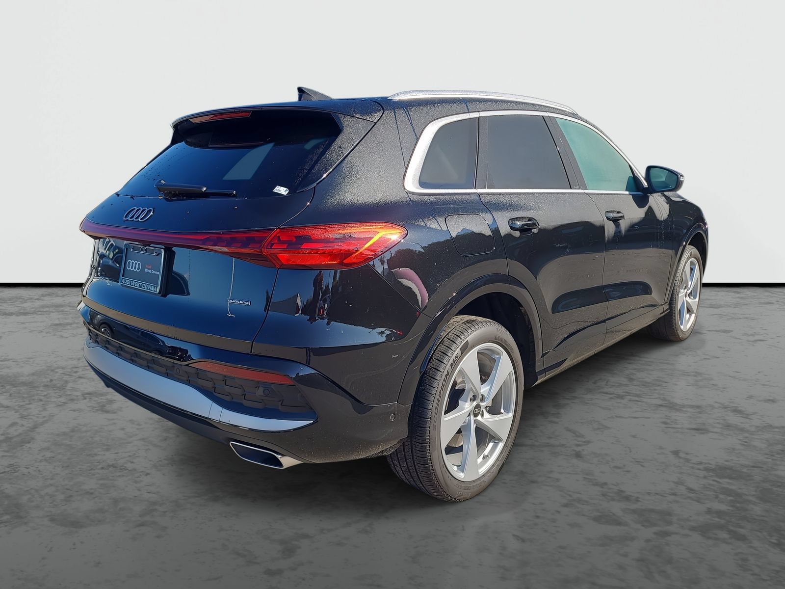Used 2025 Audi Q5 Premium Plus w/ Premium Plus AWD/4WD image 4