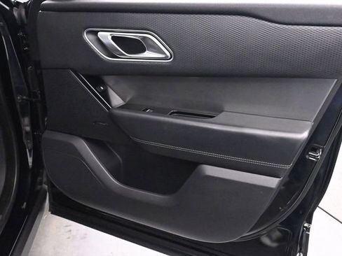 Used 2018 Land Rover Range Rover Velar S image 19