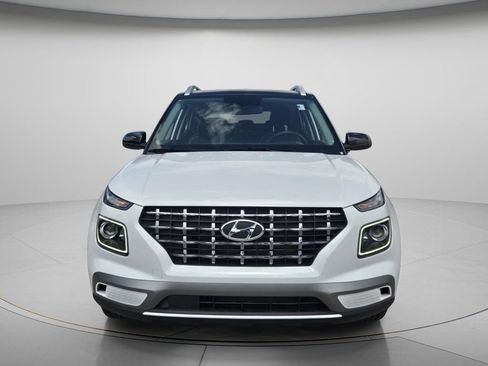 Certified 2025 Hyundai Venue Limited FWD image 5