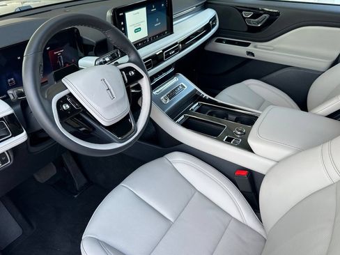 New 2026 Lincoln Aviator 2WD image 9