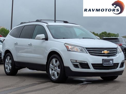 Used 2017 Chevrolet Traverse LT w/ Style and Technology Package AWD/4WD image 1