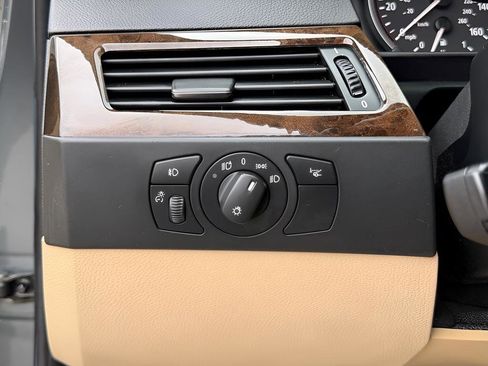 Used 2005 BMW 545i Sedan RWD image 44