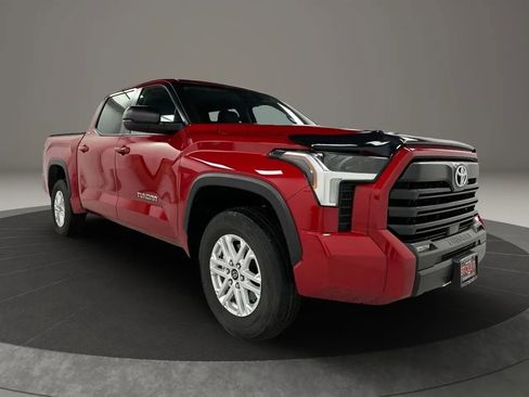 Used 2024 Toyota Tundra SR5 w/ SR5 Premium Package AWD/4WD image 8