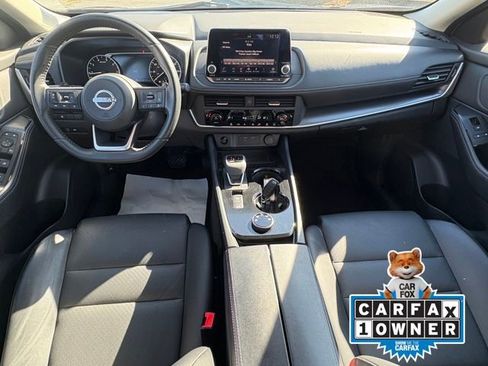 Used 2024 Nissan Rogue SV w/ SV Premium Package image 16