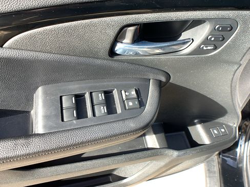 Used 2021 Honda Pilot Touring image 12