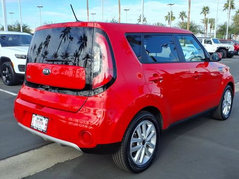 Used 2019 Kia Soul + image 8