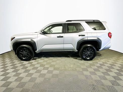 Used 2025 Toyota 4Runner SR5 AWD/4WD image 7