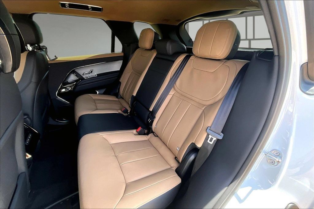 New 2026 Land Rover Range Rover Sport Dynamic SE AWD/4WD image 10