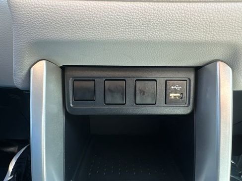 Certified 2022 Toyota Corolla Cross L AWD/4WD image 41