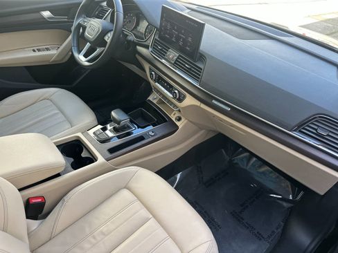 Used 2023 Audi Q5 2.0T Premium w/ Convenience Package AWD/4WD image 16