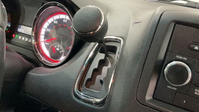 Used 2017 Dodge Grand Caravan SE FWD image 13