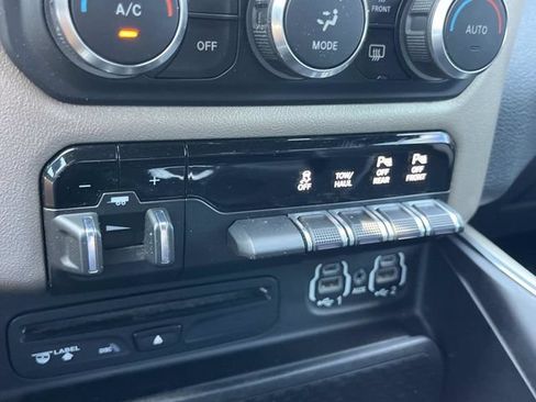 Used 2019 RAM 1500 Laramie w/ Sport Appearance Package AWD/4WD image 40