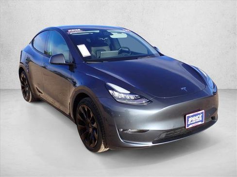 Used 2022 Tesla Model Y Long Range image 6
