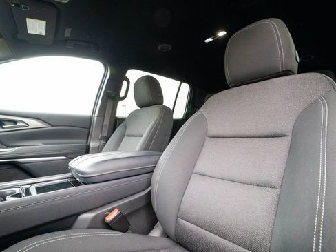 Used 2024 Chevrolet Traverse LT AWD/4WD image 6