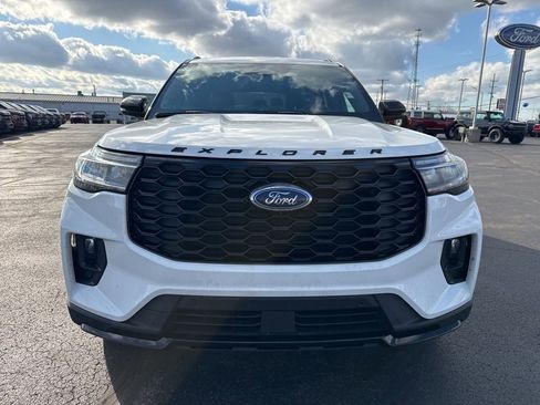 Used 2025 Ford Explorer ST-Line w/ ST-Line Street Pack AWD/4WD image 3