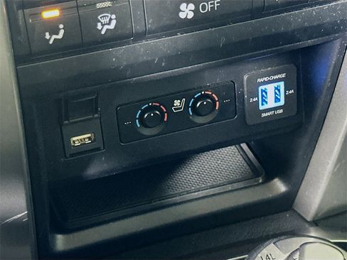 Used 2020 Toyota 4Runner Limited image 32