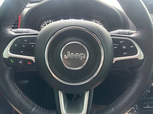 Used 2016 Jeep Renegade Trailhawk w/ Premium Trailhawk Package AWD/4WD image 28