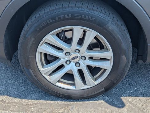 Used 2018 Ford Explorer XLT w/ Equipment Group 202A AWD/4WD image 13