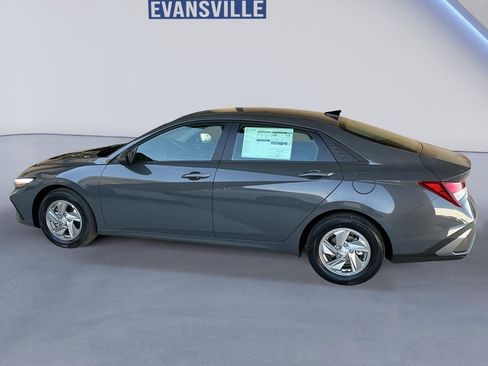 New 2026 Hyundai Elantra SE FWD image 8