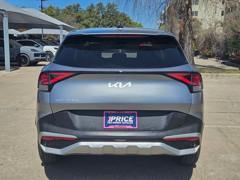 Used 2025 Kia Sportage LX image 7