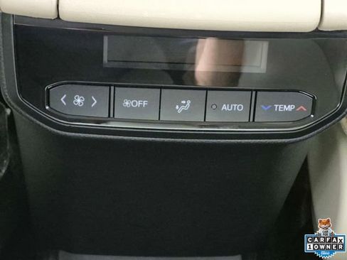 Used 2024 Toyota Highlander Limited image 25