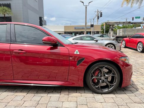Used 2017 Alfa Romeo Giulia Quadrifoglio RWD image 24