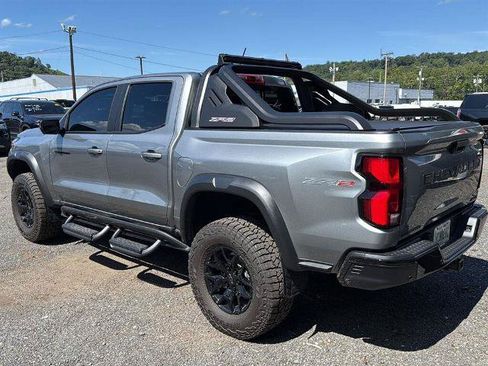 Used 2026 Chevrolet Colorado ZR2 w/ Midnight Edition AWD/4WD image 5