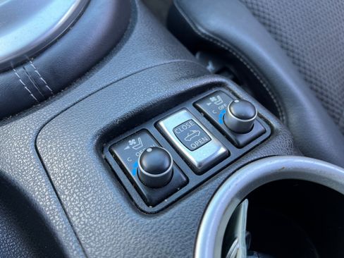 Used 2012 Nissan 370Z Touring w/ Sport Pkg RWD image 13