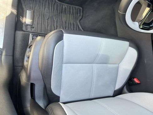 Used 2026 Land Rover Range Rover Velar Dynamic SE image 10