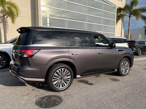 Used 2025 INFINITI QX80 Sensory AWD/4WD image 10