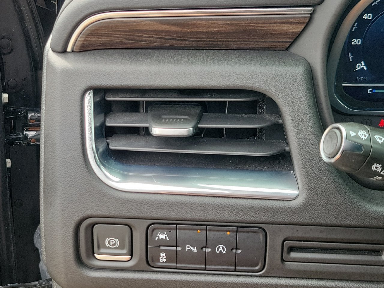 Certified 2023 Chevrolet Tahoe LT RWD image 32