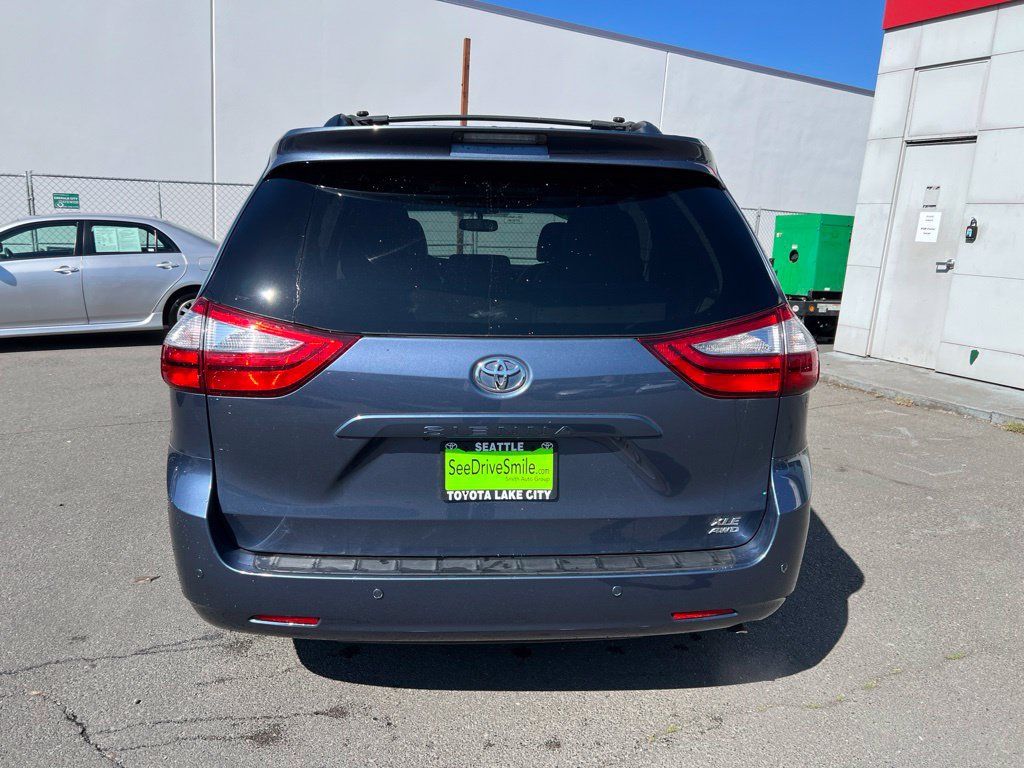 Used 2017 Toyota Sienna XLE Premium w/ Outdoor Package AWD/4WD image 5