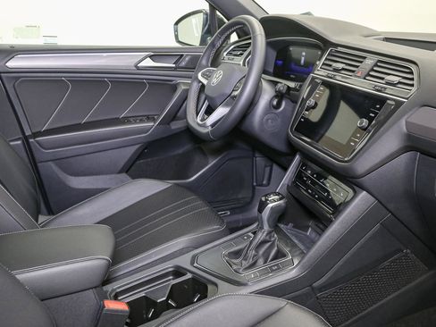 Certified 2023 Volkswagen Tiguan SE R-Line FWD image 24