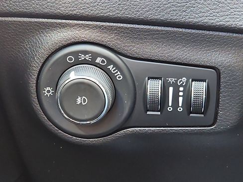 Used 2020 Jeep Compass Limited image 24