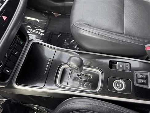 Used 2020 Mitsubishi Outlander SEL AWD/4WD image 16