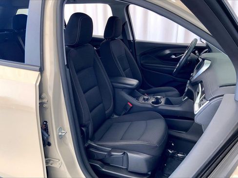 Used 2023 GMC Terrain SLE w/ Driver Convenience Package image 6