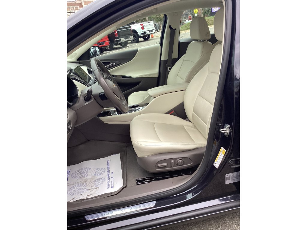 Used 2022 Chevrolet Malibu Premier FWD image 9