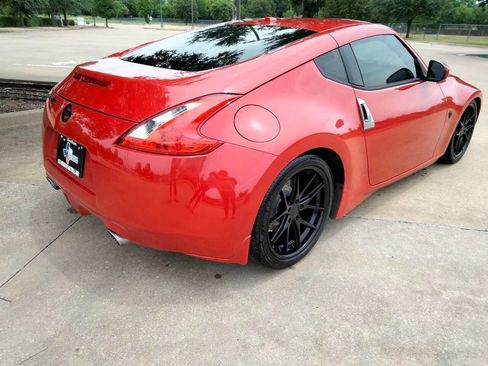 Used 2013 Nissan 370Z Touring RWD image 5