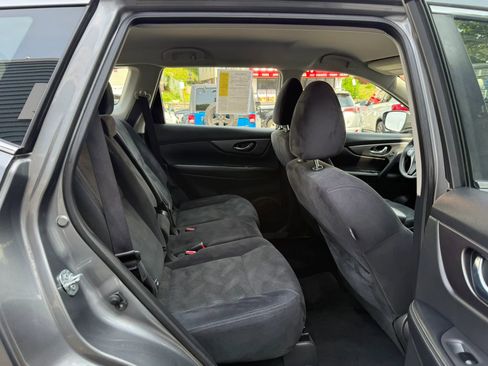 Used 2016 Nissan Rogue S AWD/4WD image 25