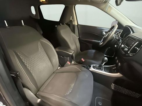 Used 2018 Jeep Compass Sport image 17