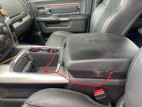 Used 2017 RAM 1500 Laramie w/ Convenience Group image 16