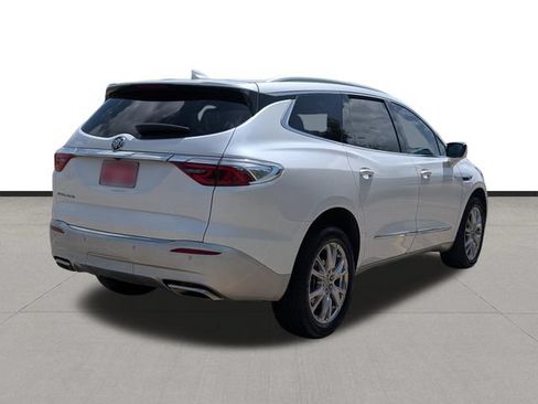 Used 2024 Buick Enclave Essence w/ Experience Buick Package FWD image 5