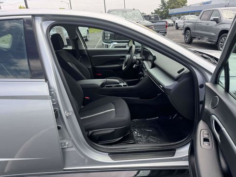 Used 2025 Hyundai Sonata SEL FWD image 16