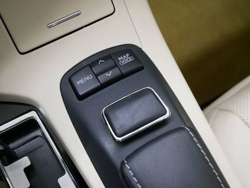 Used 2014 Lexus ES 350 w/ Luxury Package FWD image 24