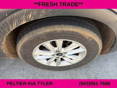 Used 2019 Kia Sorento LX V6 image 14