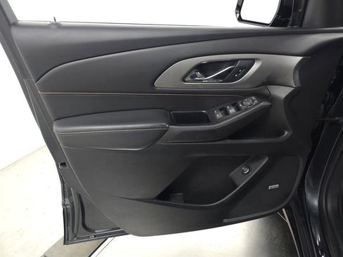 Used 2019 Chevrolet Traverse LT w/ LT Premium Package image 16