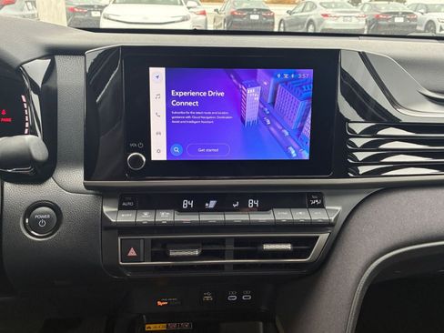 Used 2025 Toyota Camry LE image 18